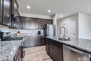 18806 106th Ave Ct E, Puyallup, WA 98374 - Photo 11