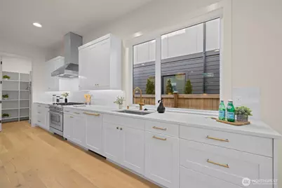 7010 NE 134th Street, Kirkland, WA 98034 - Photo 11