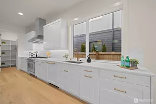 7010 NE 134th St, Kirkland, WA 98034 - Photo 11