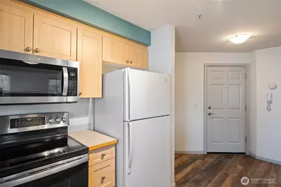 10511 Midvale Avenue N #301, Seattle, WA 98133 - Photo 7