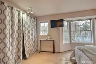 10233 NE 129th Ln, Kirkland, WA 98034 - Photo 11