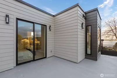 904 N 33rd Place, Renton, WA 98056 - Photo 31