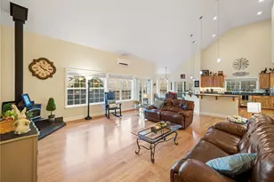 12811 Kapowsin Highlands Dr E, Graham, WA 98338 - Photo 11