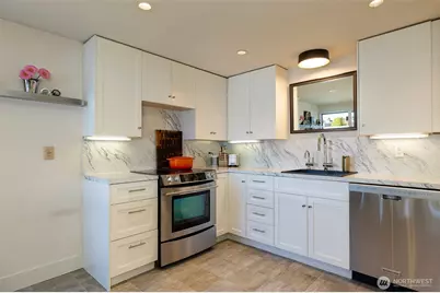 3510 W Commodore Way, Seattle, WA 98199 - Photo 21