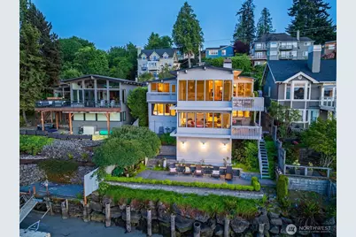 3510 W Commodore Way, Seattle, WA 98199 - Photo 1