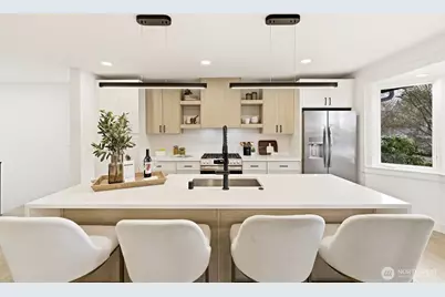 9011 36th Avenue SW, Seattle, WA 98126 - Photo 7