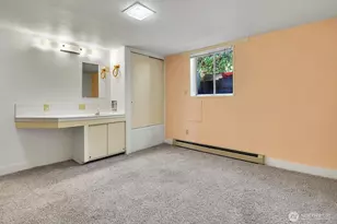 10742 Lakeside Ave NE, Seattle, WA 98125 - Photo 29