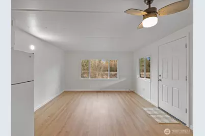 11510 E Riverside Drive #26, Bothell, WA 98011 - Photo 7