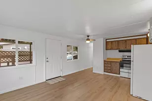 11510 E Riverside Dr, Bothell, WA 98011 - Photo 5