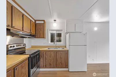 11510 E Riverside Drive #26, Bothell, WA 98011 - Photo 9