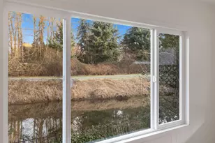 11510 E Riverside Dr, Bothell, WA 98011 - Photo 11