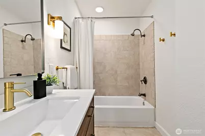 1913 E Spruce Street, Seattle, WA 98122 - Photo 21