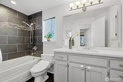 2401 N 65th Street, Seattle, WA 98103 - Photo 19