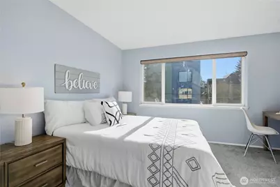 2401 N 65th Street, Seattle, WA 98103 - Photo 21