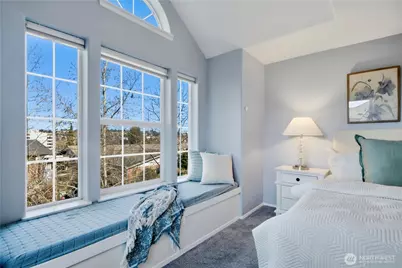 2401 N 65th Street, Seattle, WA 98103 - Photo 15