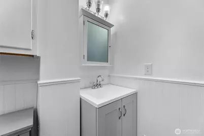 913 N Ainsworth Avenue, Tacoma, WA 98403 - Photo 15