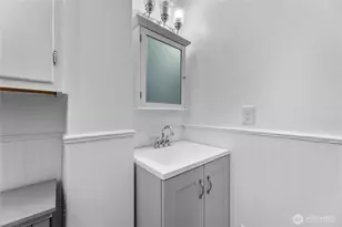 913 N Ainsworth Ave, Tacoma, WA 98403 - Photo 15