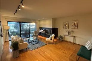 620 W Mercer Pl, Seattle, WA 98119 - Photo 3