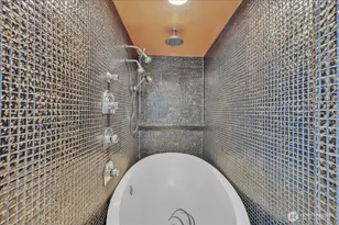 2100 3rd Ave, Seattle, WA 98101 - Photo 23