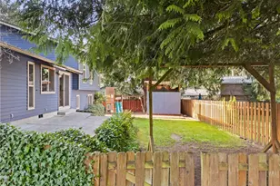 2234 NE Goldenrod Ave, Bremerton, WA 98311 - Photo 11