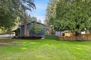 2234 NE Goldenrod Ave, Bremerton, WA 98311 - Photo 3