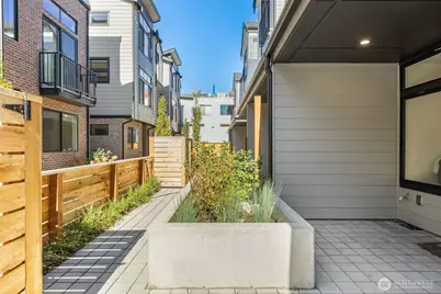 8333 H 12th Avenue NW, Seattle, WA 98117 - Photo 21