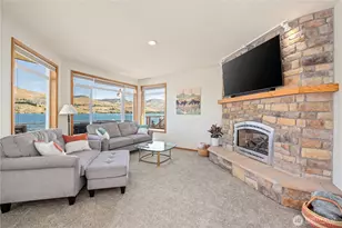 2031 W Terrace Ave, Chelan, WA 98816 - Photo 17