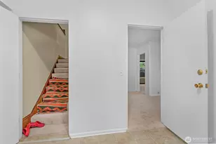 708 Warren Ave N, Seattle, WA 98109 - Photo 5