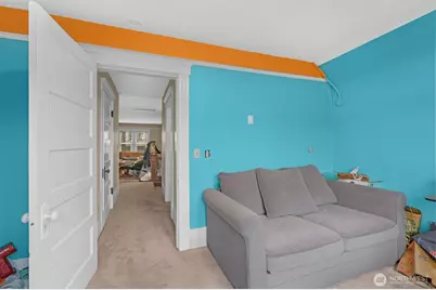 708 Warren Avenue N, Seattle, WA 98109 - Photo 33