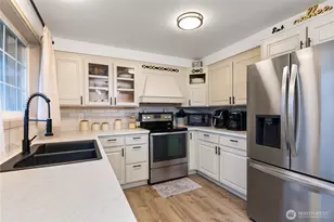 882 SW McCrohan St, Oak Harbor, WA 98277 - Photo 11