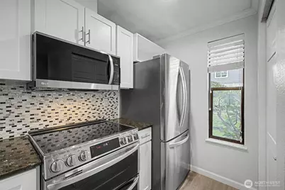 8013 NE 177th Ct #402, Kenmore, WA 98028 - Photo 5