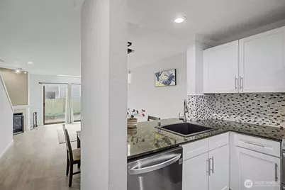 8013 NE 177th Ct #402, Kenmore, WA 98028 - Photo 7