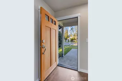 12757 Dayton Avenue N #B, Seattle, WA 98133 - Photo 5