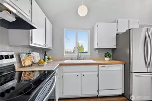 2422 McGregor Dr SE, Port Orchard, WA 98366 - Photo 9