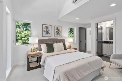 10736 Interlake Avenue N, Seattle, WA 98133 - Photo 9