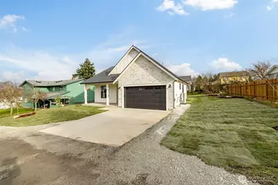 1211 King Street, Anacortes, WA 98221 - Photo 3