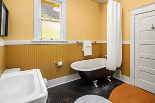 5027 8th Ave NE, Seattle, WA 98105 - Photo 17