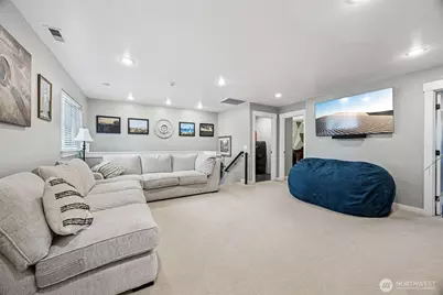 8209 209th Avenue Ct E, Bonney Lake, WA 98391 - Photo 11