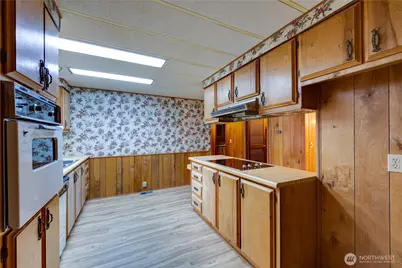 802 Hazzle Court, Coupeville, WA 98239 - Photo 7