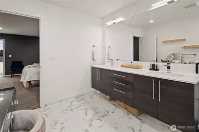 9242 A 17th Avenue SW, Seattle, WA 98106 - Photo 29