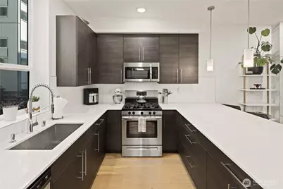 9242 A 17th Avenue SW, Seattle, WA 98106 - Photo 11