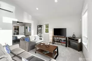 219 Shore Dr, Bremerton, WA 98310 - Photo 11