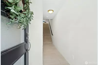 15720 Meadow Road #B5, Lynnwood, WA 98087 - Photo 3