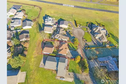 11243 Airpark Lane SE, Yelm, WA 98597 - Photo 37