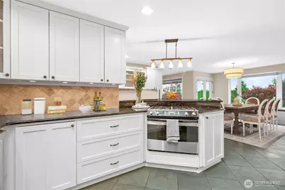 24215 75th Avenue SE, Woodinville, WA 98072 - Photo 13