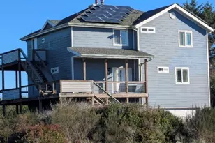 1264 E Ocean Shores Blvd SW, Ocean Shores, WA 98569 - Photo 1