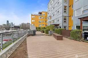 827 Hiawatha Pl S, Seattle, WA 98144 - Photo 17