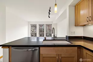 827 Hiawatha Pl S, Seattle, WA 98144 - Photo 9