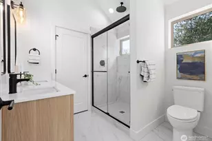 12044 Hiram Pl NE, Seattle, WA 98125 - Photo 11