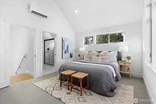 12044 Hiram Pl NE, Seattle, WA 98125 - Photo 9